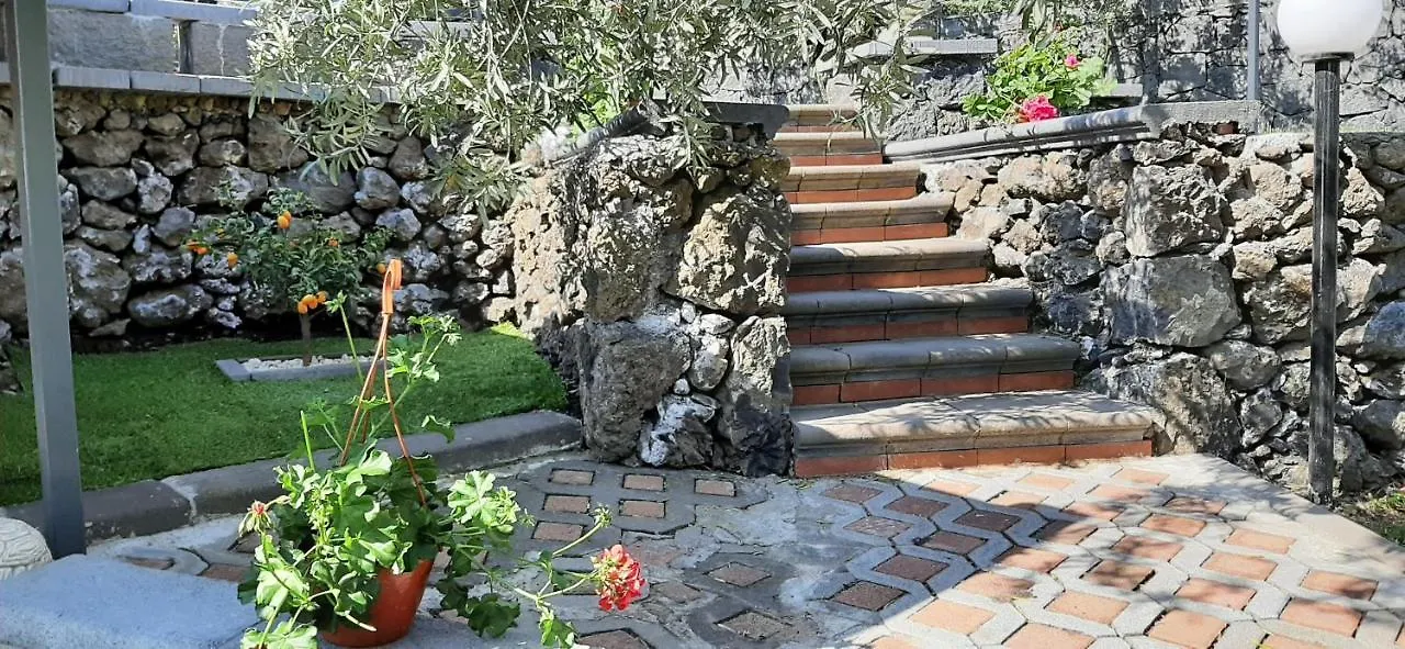 Francesca Home - Relax In Villa Piedimonte Etneo 0*,